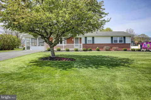 5531 Oakwood Dr, Mercersburg, PA 17236