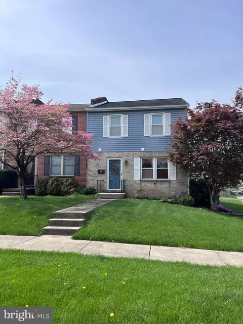 30 William Penn Dr, Chambersburg, PA 17201