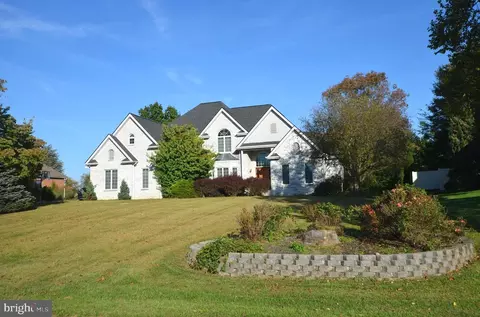 3280 Muirfield Dr, Chambersburg, PA 17202