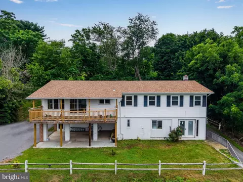 12309 Country Club Rd, Waynesboro, PA 17268