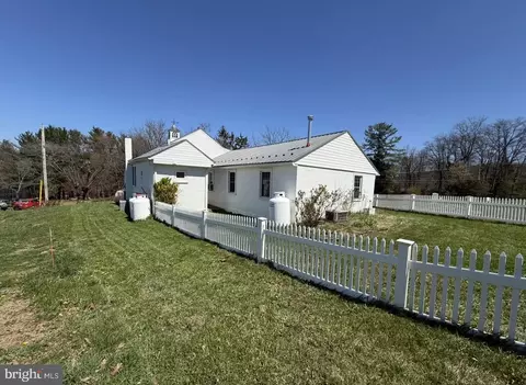 7130 Brownsville Rd, Fayetteville, PA 17222