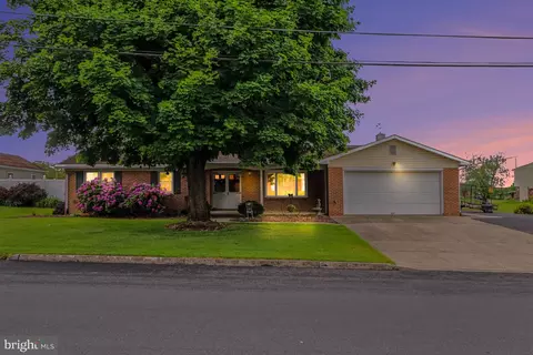 50 Eisenhower Dr, Chambersburg, PA 17201