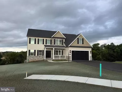 1669 Greenside Ct, Chambersburg, PA 17202
