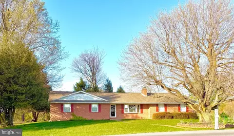 1281 Hykes Rd, Greencastle, PA 17225