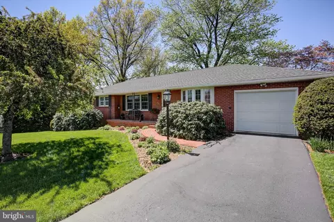 770 Joy Dr, Greencastle, PA 17225