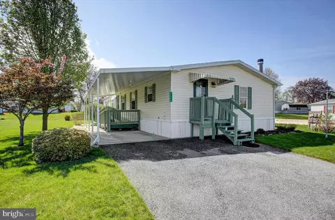 5664 Claridge Ct, Fayetteville, PA 17222