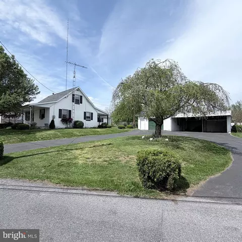 1077 Paper Mill Rd, Chambersburg, PA 17202