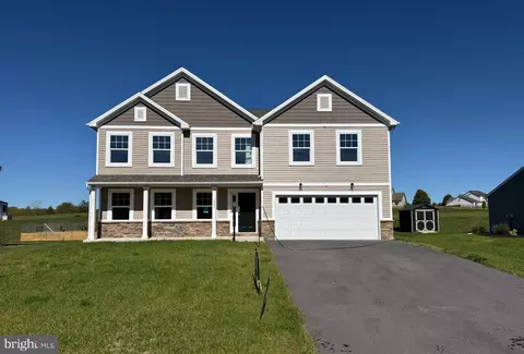 1557 Sherry Dr, Chambersburg, PA 17202