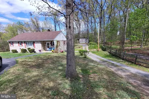 1859 1861 Leafmore Rd, Chambersburg, PA 17202