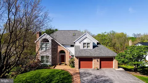 1077 Fiddlers Rd, Chambersburg, PA 17202