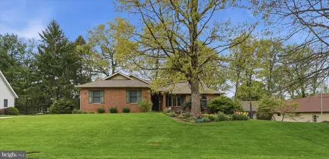 7018 Fairway Oaks, Fayetteville, PA 17222