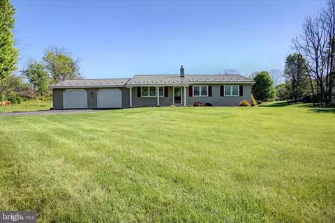 4482 Scotland Main St, Chambersburg, PA 17202