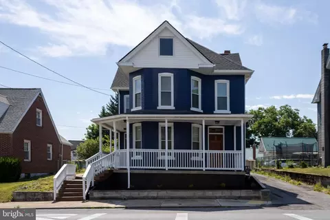 213 Fairview Ave, Waynesboro, PA 17268