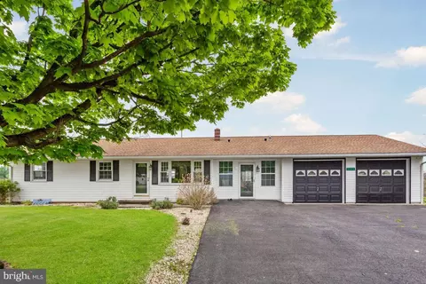 3251 Enoch Brown Rd, Greencastle, PA 17225