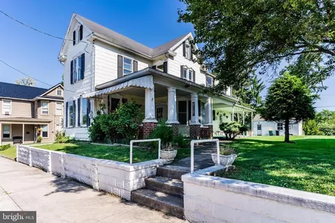351 E Catherine St, Chambersburg, PA 17201