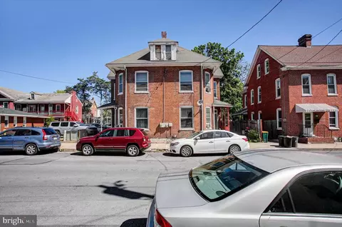 217 E Washington St, Chambersburg, PA 17201
