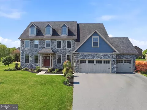 206 Matthew Dr, Chambersburg, PA 17201
