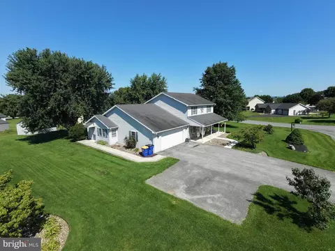 322 Elmont Cir, Shippensburg, PA 17257