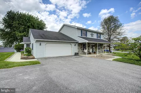 322 Elmont Cir, Shippensburg, PA 17257