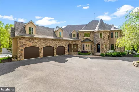 12565 Stone Crest Cir, Waynesboro, PA 17268