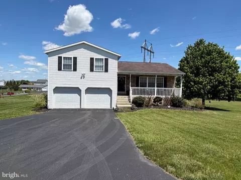479 Lea Dr, Chambersburg, PA 17202