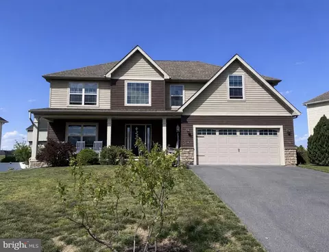 9361 Lindale Ave, Greencastle, PA 17225