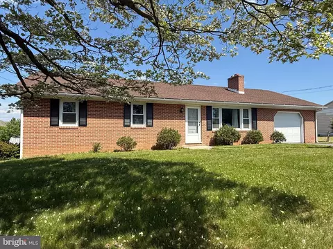 1423 Brechbill Rd, Chambersburg, PA 17202