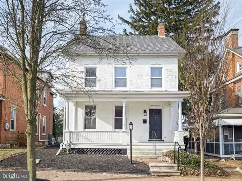 141 S Washington St, Greencastle, PA 17225