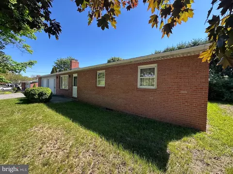 3814 Sycamore Grove Rd, Chambersburg, PA 17202
