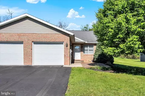 166 Antietam Dr #43, Waynesboro, PA 17268