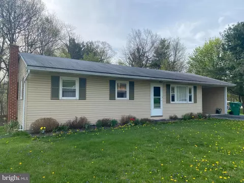 11176 Loop Rd, Fayetteville, PA 17222