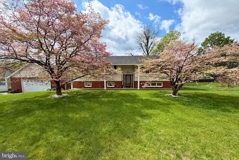 328 Wayburn St, Greencastle, PA 17225