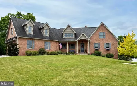 500 Brookview Dr, Greencastle, PA 17225