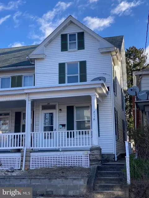 211 Fourth St W, Waynesboro, PA 17268