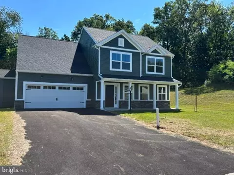 200 Grace Ann Ct, Fayetteville, PA 17222