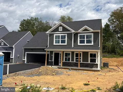 200 Grace Ann Ct, Fayetteville, PA 17222