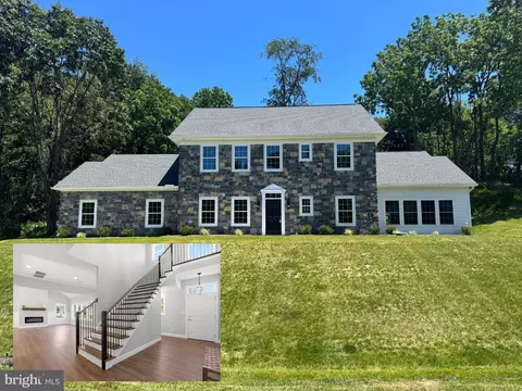 130 Woodbriar Dr, Chambersburg, PA 17202