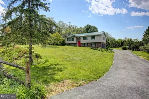 848 Carey Dr, Chambersburg, PA 17202