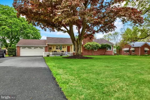 2248 Philadelphia Ave, Chambersburg, PA 17201