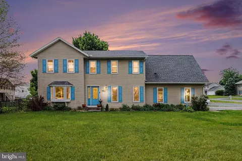 3750 Manor Ln, Chambersburg, PA 17202