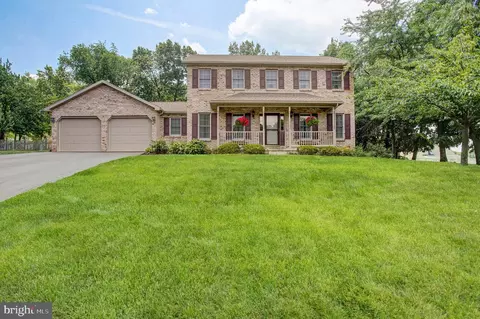 427 Bradley Ln, Shippensburg, PA 17257