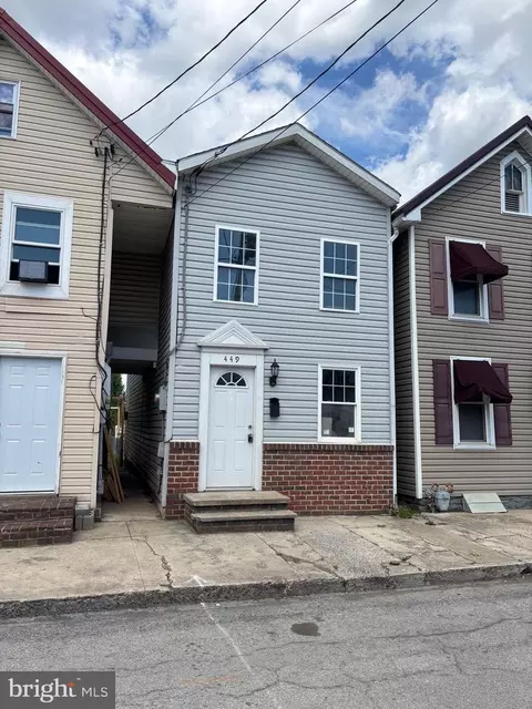 449 E Washington St, Chambersburg, PA 17201