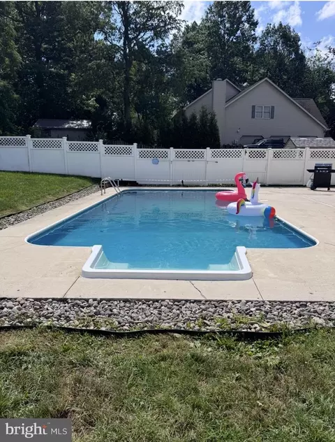 631 Eric Dr, Shippensburg, PA 17257