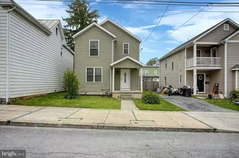 408 E Washington St, Chambersburg, PA 17201