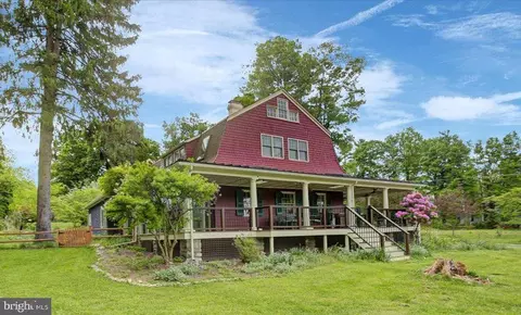 12458 Monterey Ln, Blue Ridge Summit, PA 17214