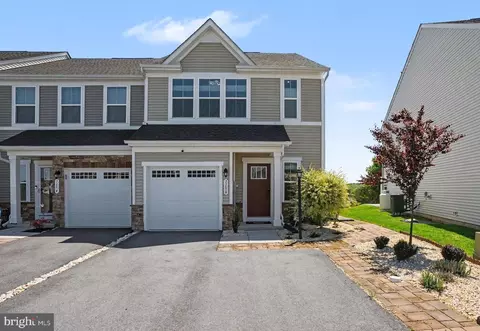 1156 Emilys Ct, Greencastle, PA 17225