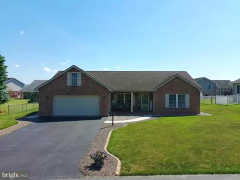 336 Sue Linn Dr, Chambersburg, PA 17201