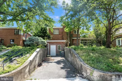 227 Philadelphia Ave, Waynesboro, PA 17268