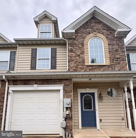204 Whitley Dr, Chambersburg, PA 17201