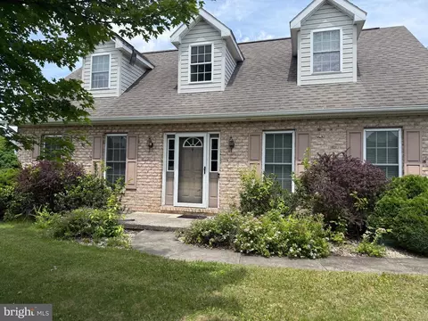 349 Carolle St, Greencastle, PA 17225